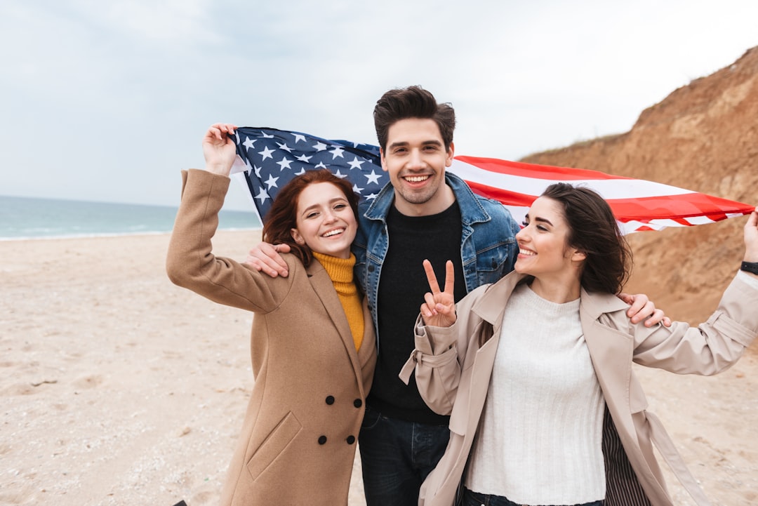 Добиться американской мечты: 10 самых богатых иммигрантов в США