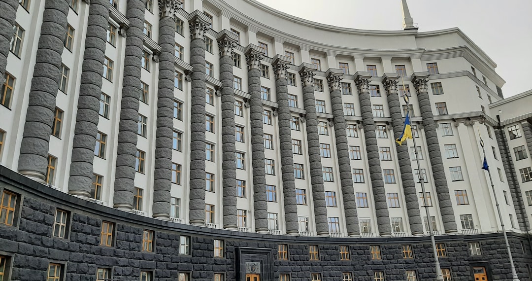 Валютний контроль 180 днів Україна 2026: штрафи та продовження